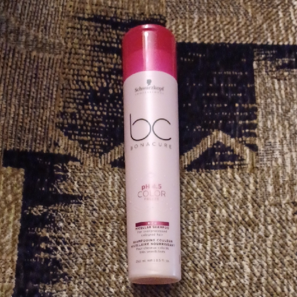 4/$60 Schwarzkopf BC Bonacure pH 4.5 Color Freeze Shampoo - 250 mL